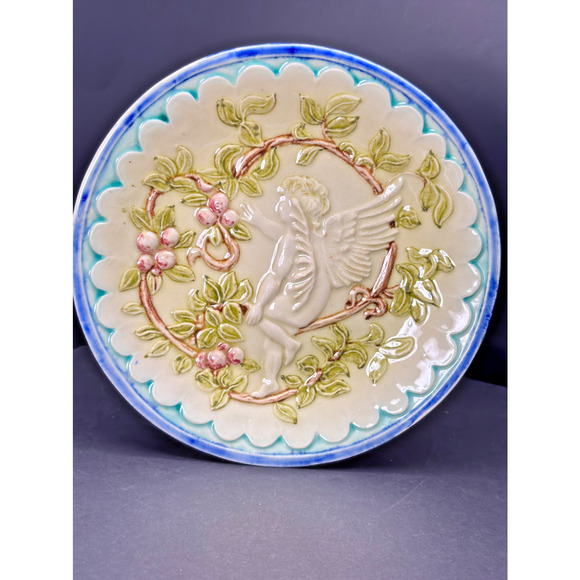 Majolica Other - Majolica Angelic Cherub Figure, Leaves & Berries Plate 8 1/4"